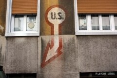 "U.S." Uscita Sicurezza. Via Petronio 17. "U.S." Uscita Sicurezza. Via Petronio 17.