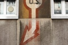"U.S." Uscita Sicurezza. Via Petronio 17. "U.S." Uscita Sicurezza. Via Petronio 17.